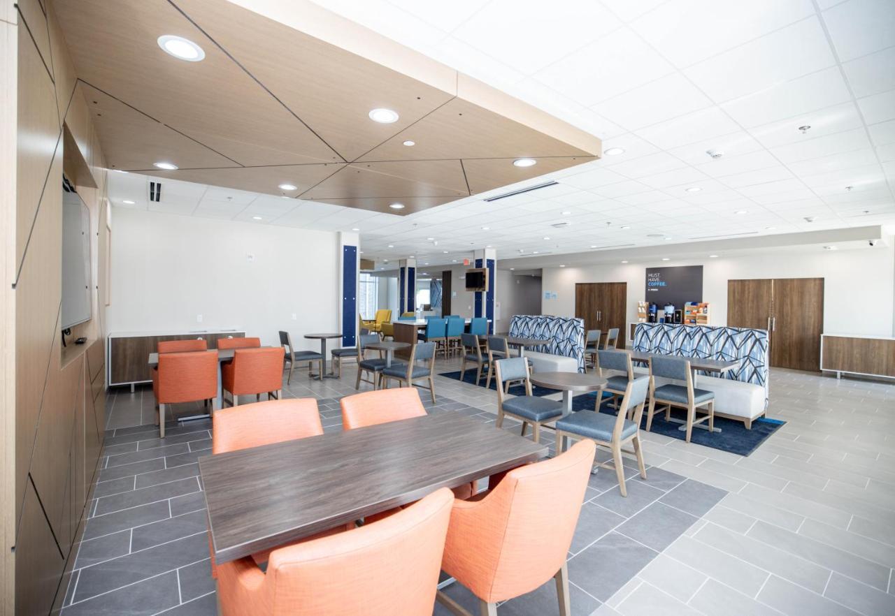 Holiday Inn Express & Suites Tampa Stadium - Airport Area By Ihg Εξωτερικό φωτογραφία