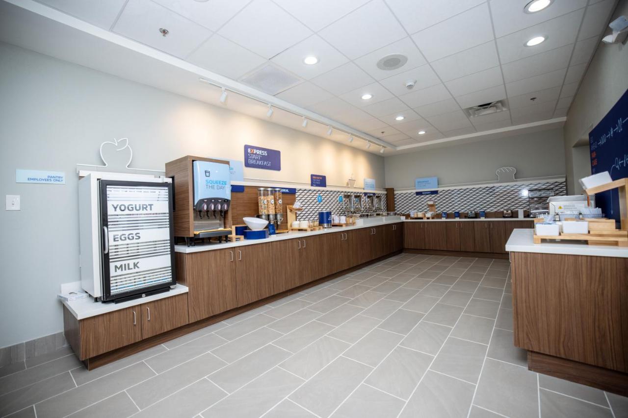 Holiday Inn Express & Suites Tampa Stadium - Airport Area By Ihg Εξωτερικό φωτογραφία