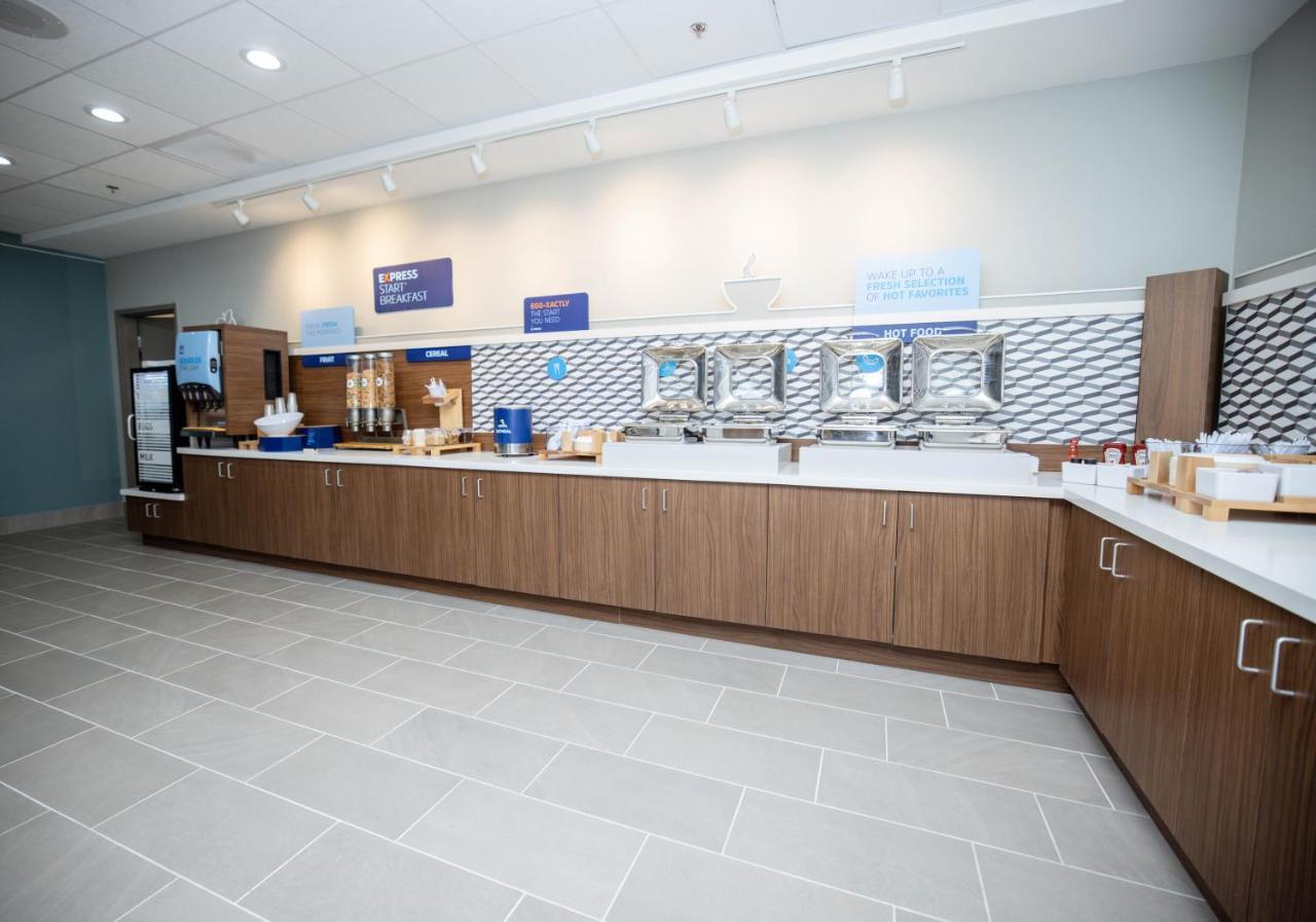 Holiday Inn Express & Suites Tampa Stadium - Airport Area By Ihg Εξωτερικό φωτογραφία