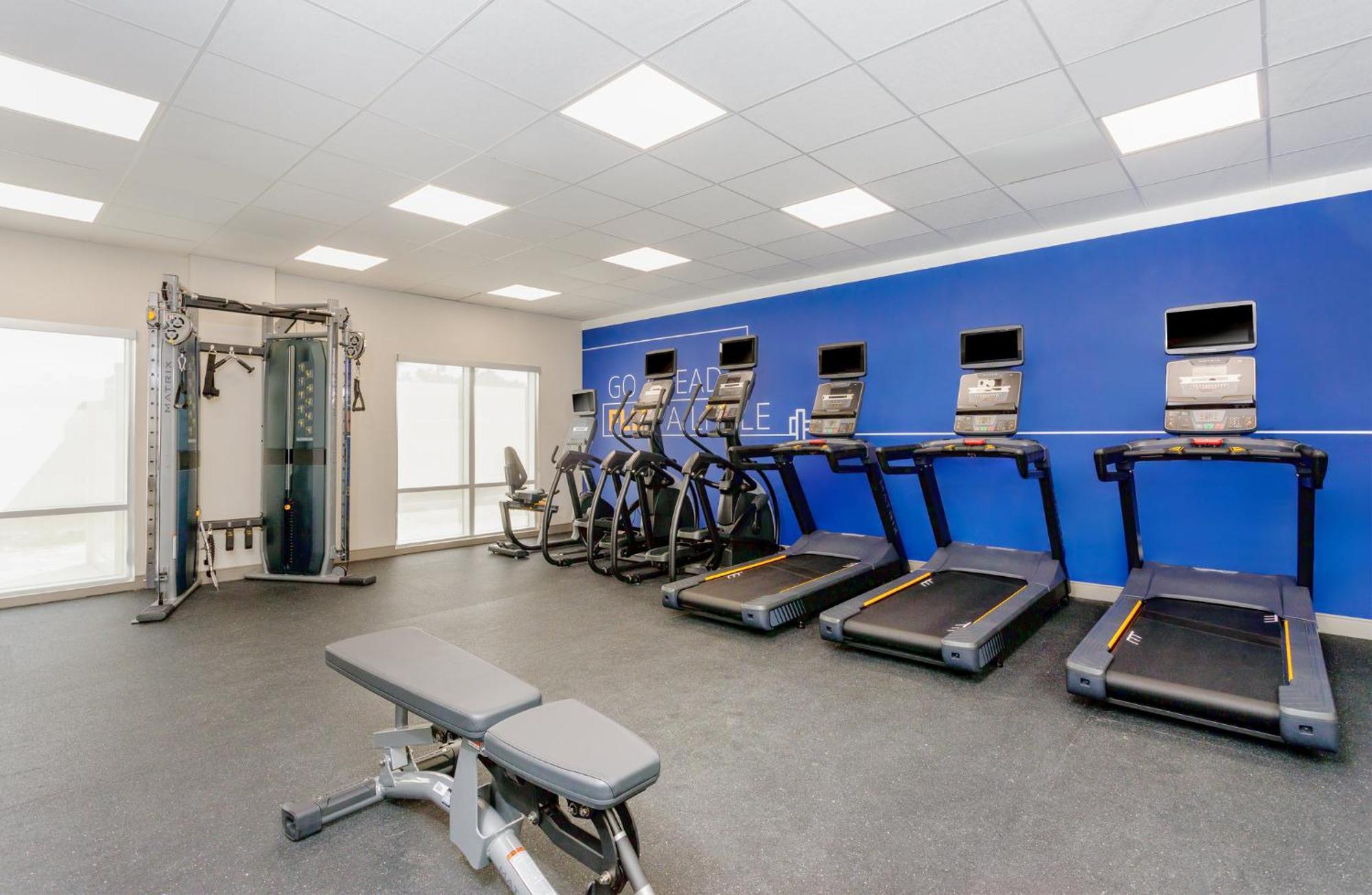 Holiday Inn Express & Suites Tampa Stadium - Airport Area By Ihg Εξωτερικό φωτογραφία