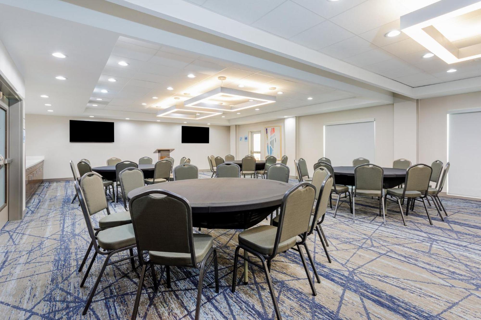 Holiday Inn Express & Suites Tampa Stadium - Airport Area By Ihg Εξωτερικό φωτογραφία